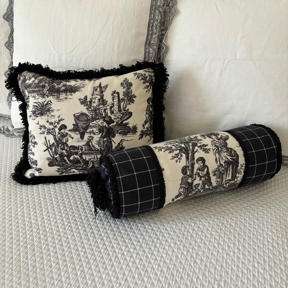 Waverly French Country Custom Bolster Pillow- NWOT - Picture 4 of 4